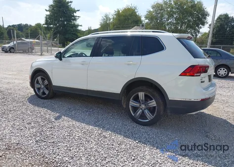 2020 Volkswagen Tiguan 2.0T Se/2.0T Se R-Line Black/2.0T Sel z USA, uszkodzony, nr VIN 3VV3B7AX7LM142814